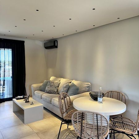 Lagonisi Luxury Appartment 2 By The Sea Exterior photo